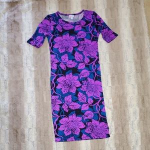 LULAROE PURPLE FLORAL DRESS..SIZE S